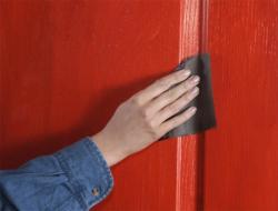 लिबास वाले दरवाजे को कैसे पेंट करें
